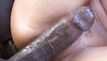 ដ្តីនេះទារកដេកនៅក្នុង pussy និងទទួលបានការក្តៅមុខ